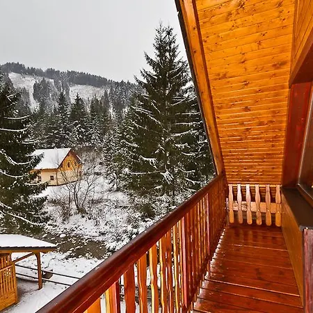 Studia Aurora Deménvölgy